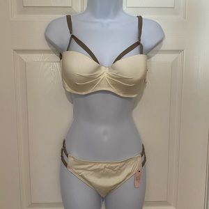 Victorias Secret Bikini - Cream, size 36D top and Large bottoms